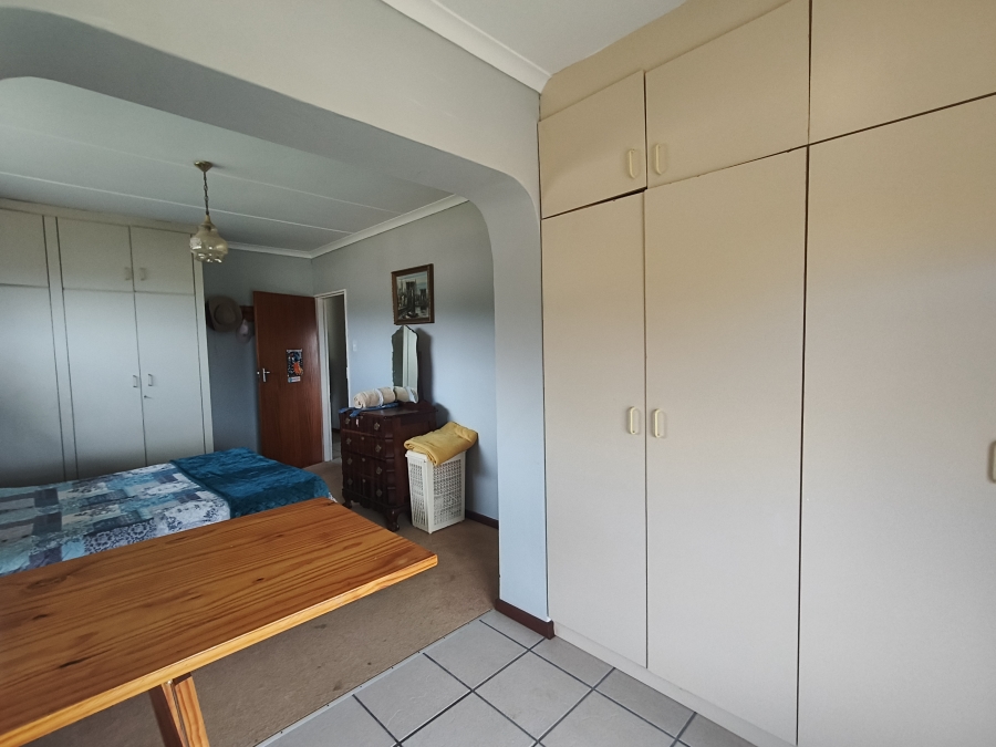 3 Bedroom Property for Sale in Wavecrest Eastern Cape